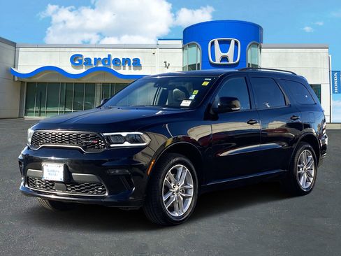 Used 2023 Dodge Durango GT image 3
