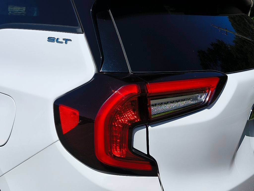 Used 2023 GMC Terrain SLT FWD image 30
