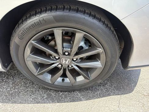 Used 2021 Honda Civic EX image 3