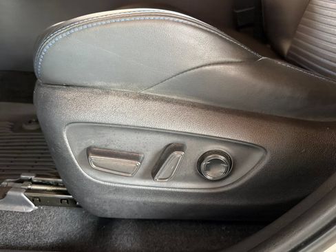 Used 2022 Toyota RAV4 XSE AWD/4WD image 15