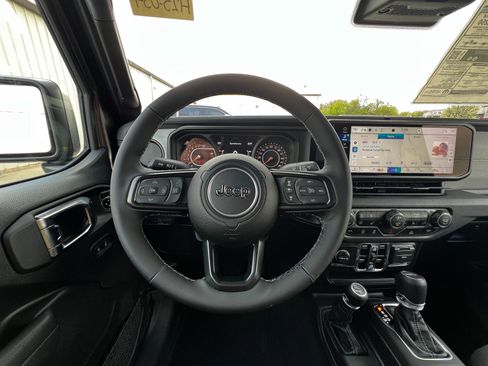 New 2025 Jeep Gladiator Sport image 9