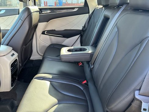 Used 2019 Lincoln MKC Reserve image 10