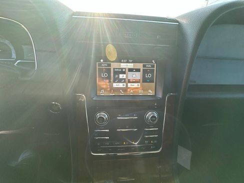 Used 2016 Lincoln Navigator Select AWD/4WD image 18