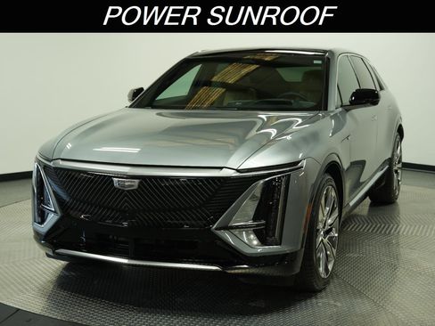 Used 2026 Cadillac Lyriq Signature Luxury w/ Nappa Leather Package AWD/4WD image 3