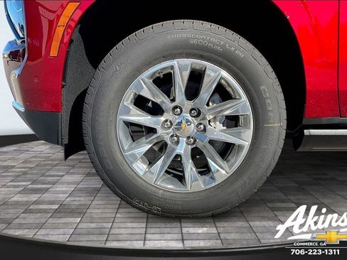 New 2026 Chevrolet Suburban Premier image 18