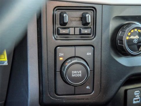 Used 2023 Ford F150 XLT w/ Trailer Tow Package image 28