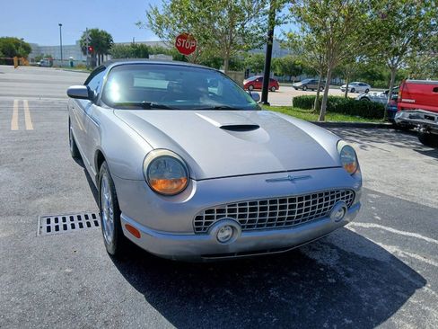 Used 2005 Ford Thunderbird Deluxe image 2