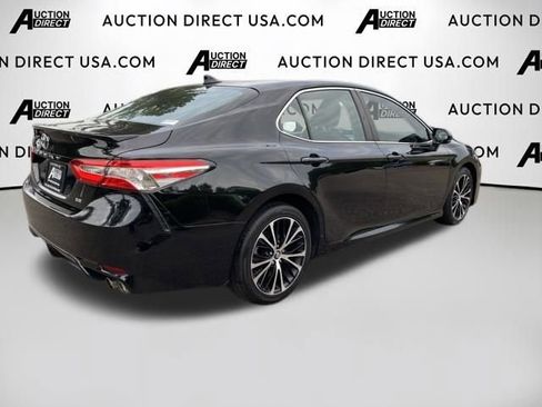 Used 2020 Toyota Camry SE FWD image 21