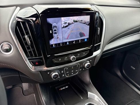 Used 2023 Chevrolet Traverse Premier AWD/4WD image 18