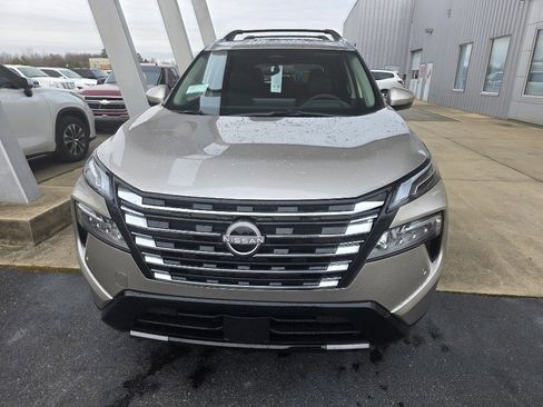 New 2026 Nissan Rogue Platinum image 8