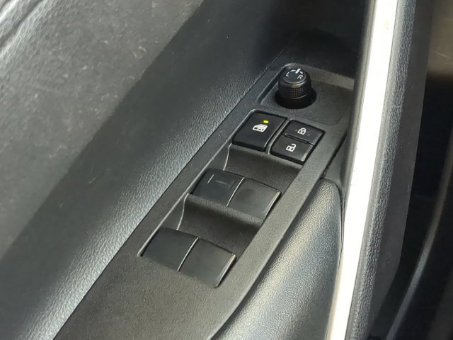 Certified 2025 Toyota Corolla Cross LE FWD image 26