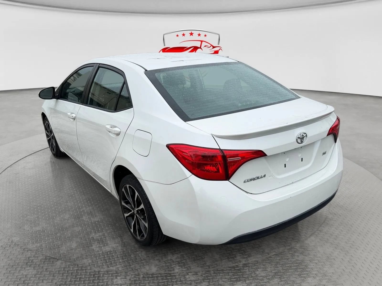 Used 2017 Toyota Corolla SE FWD image 3