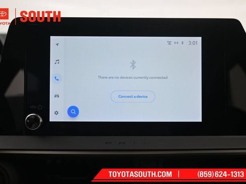 Used 2025 Toyota Prius LE AWD/4WD image 15