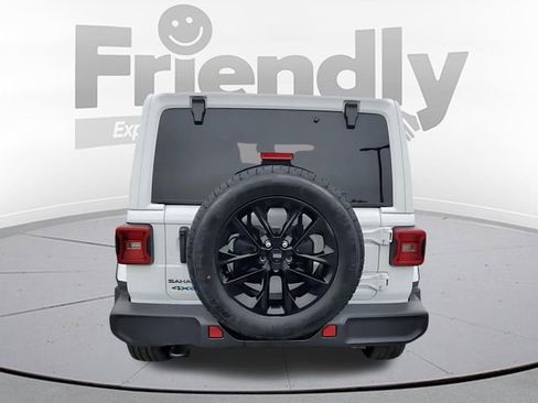 Used 2025 Jeep Wrangler Unlimited Sahara AWD/4WD image 4