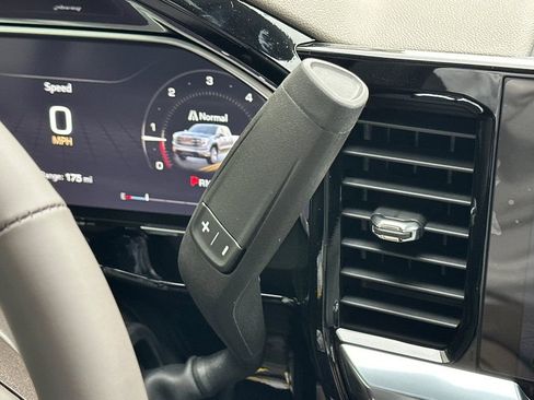 New 2026 GMC Sierra 1500 SLE w/ Preferred Package image 18