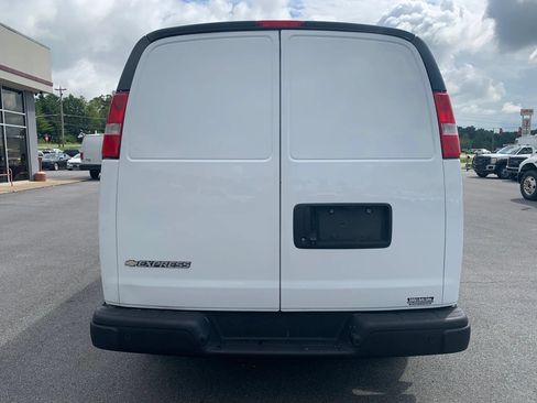 Used 2020 Chevrolet Express 3500 Extended w/ Driver Convenience Package RWD image 7