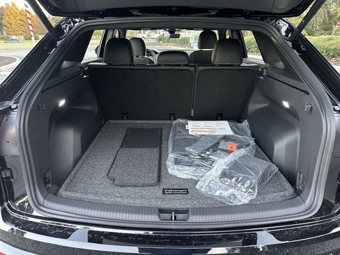 New 2026 Volkswagen Atlas Cross Sport SE image 24