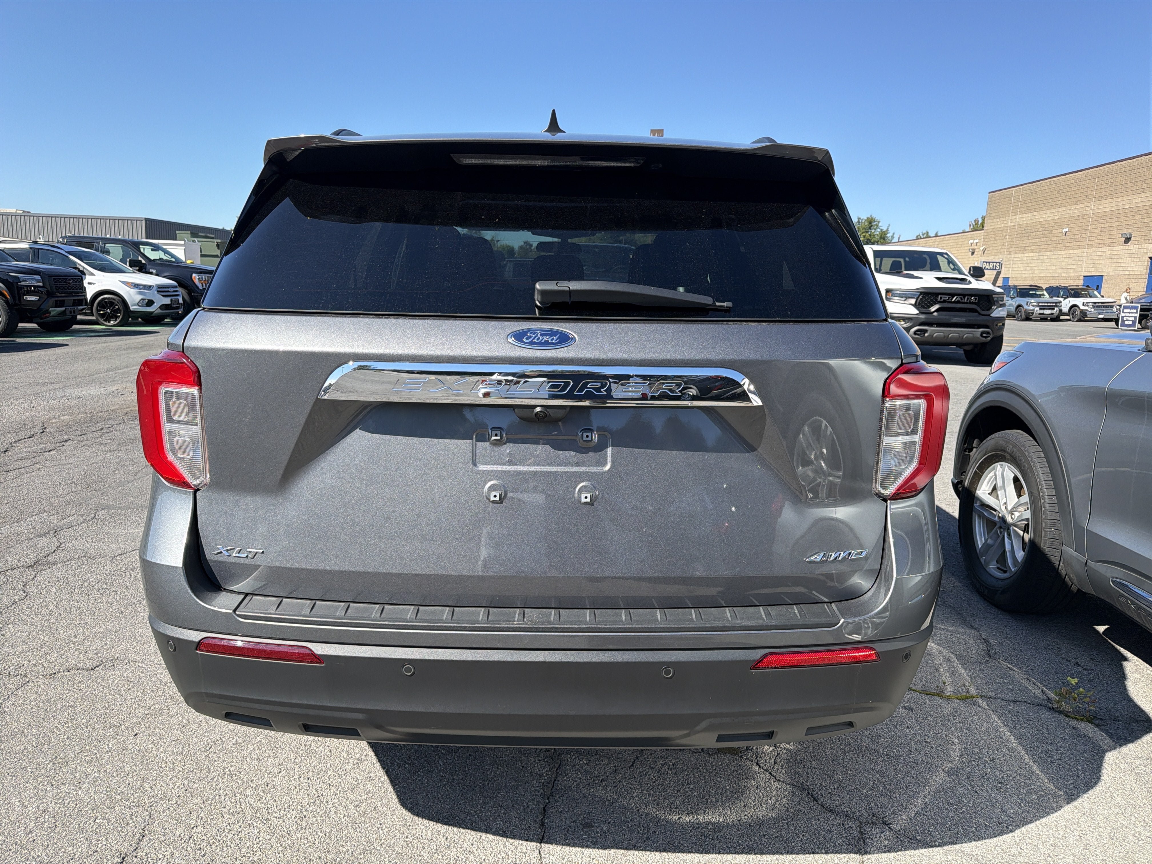 Used 2023 Ford Explorer XLT AWD/4WD image 6