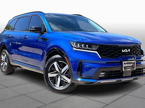 Used 2023 Kia Sorento EX w/ Panoramic Sunroof Package image 3