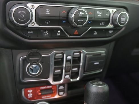 Used 2021 Jeep Wrangler Unlimited Rubicon w/ Xtreme Recon 35" Tire Package image 9