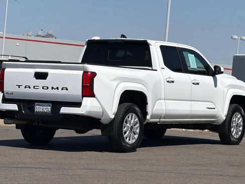 Used 2024 Toyota Tacoma SR5 AWD/4WD image 2