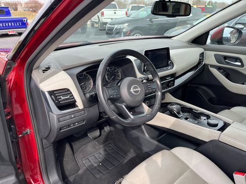 Used 2023 Nissan Rogue SL image 5