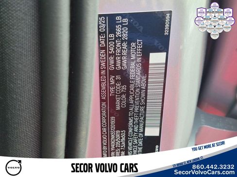Used 2025 Volvo V90 B6 Cross Country Plus AWD/4WD image 32