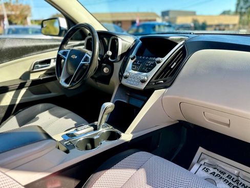 Used 2014 Chevrolet Equinox LT w/ Driver Convenience Package image 20