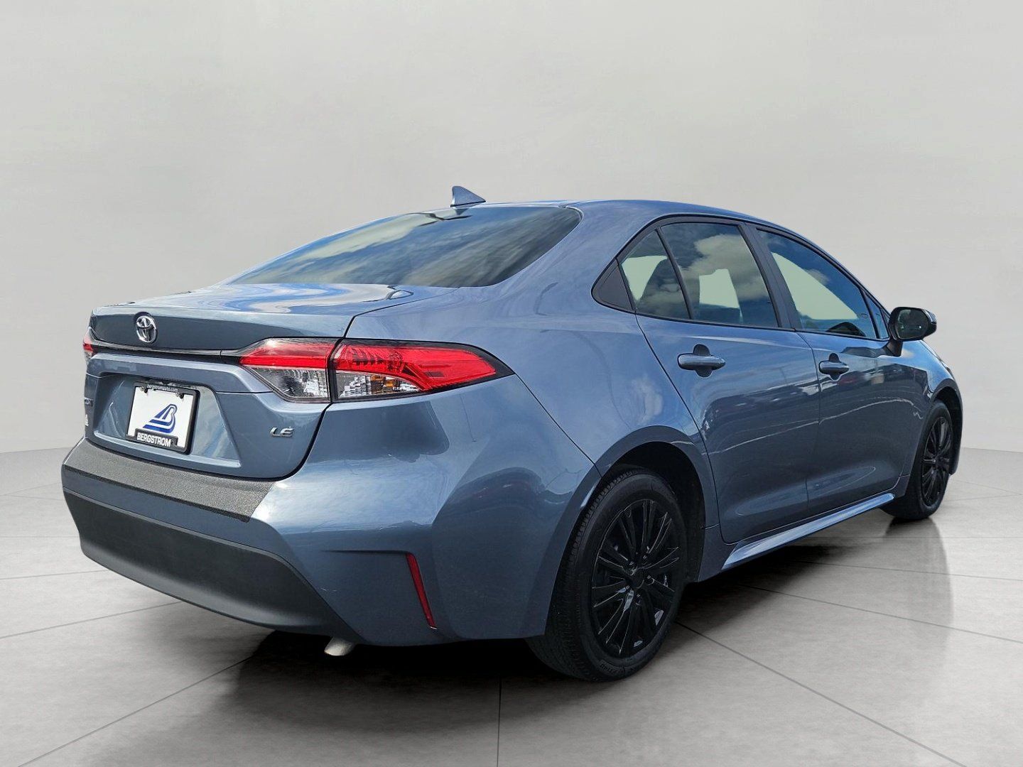 Used 2024 Toyota Corolla LE FWD image 8