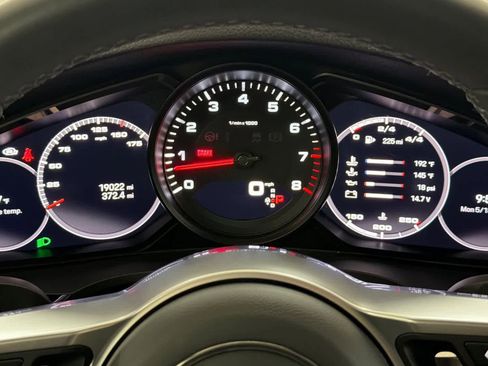 Used 2023 Porsche Cayenne Platinum Edition AWD/4WD image 25