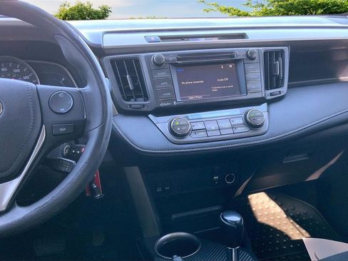 Used 2015 Toyota RAV4 XLE image 9