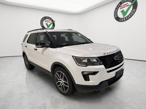 Used 2018 Ford Explorer Sport w/ Equipment Group 401A AWD/4WD image 7