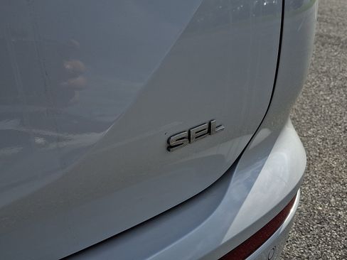 Used 2024 Mitsubishi Outlander SEL AWD/4WD image 34