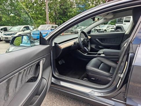 Used 2018 Tesla Model 3 Long Range RWD image 18