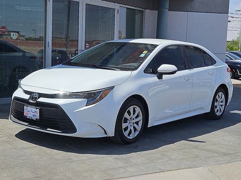Used 2023 Toyota Corolla LE image 2