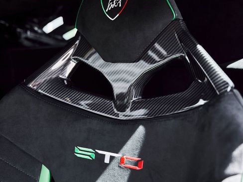 Used 2022 Lamborghini Huracan STO image 55