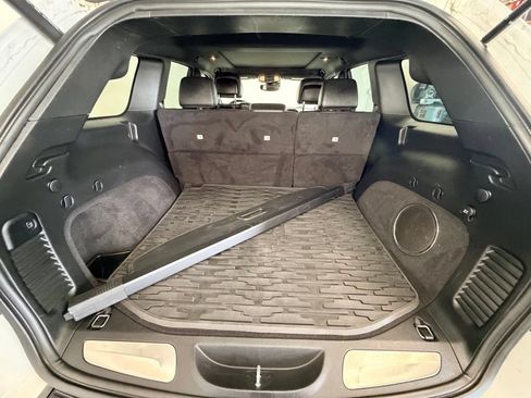 Used 2021 Jeep Grand Cherokee High Altitude AWD/4WD image 7