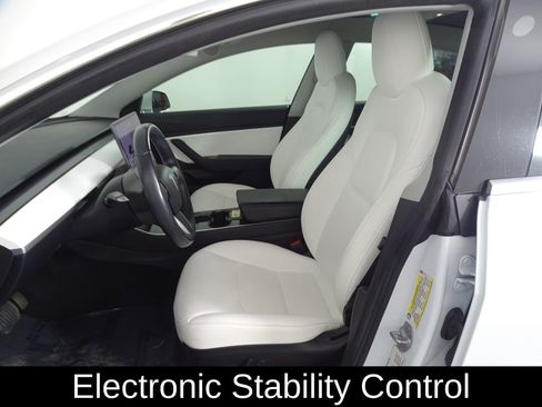 Used 2019 Tesla Model 3 Mid Range image 11