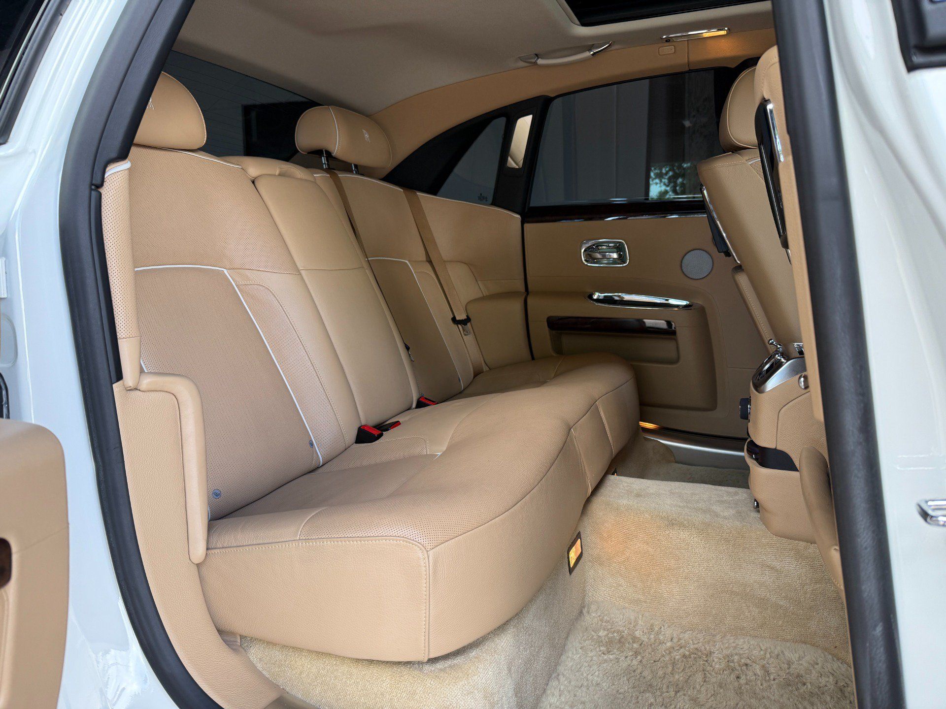 Used 2011 Rolls-Royce Ghost RWD image 30