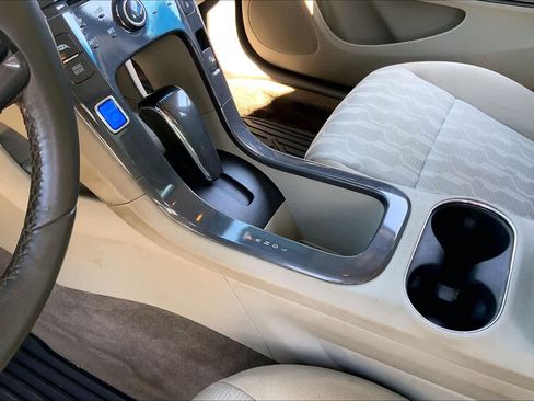 Used 2015 Chevrolet Volt w/ Enhanced Safety Package 1 FWD image 17