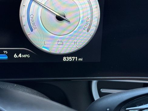 Used 2023 Hyundai Elantra Limited image 31