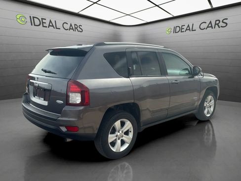 Used 2016 Jeep Compass Latitude AWD/4WD image 5