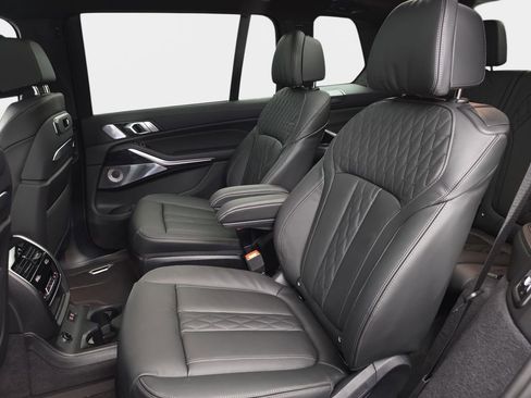 New 2026 BMW X7 M60i image 15