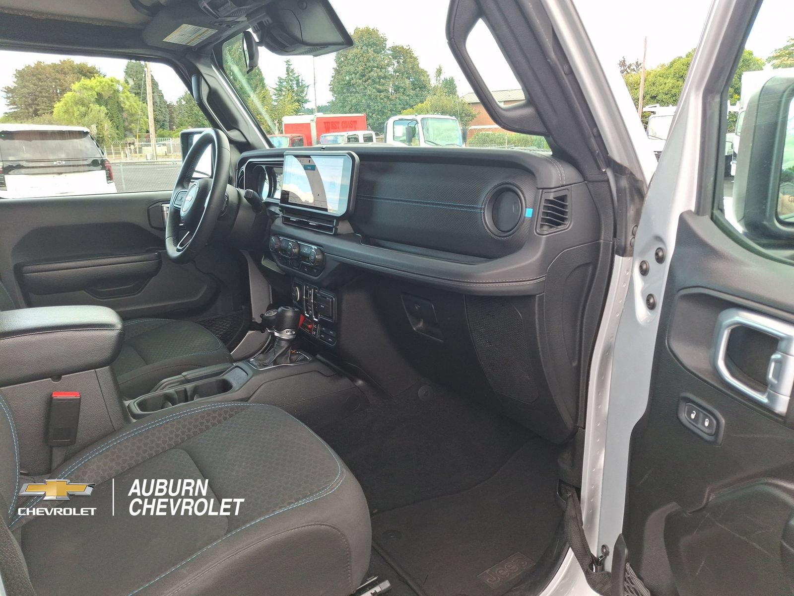 Used 2024 Jeep Wrangler Unlimited Rubicon 4xe AWD/4WD image 22