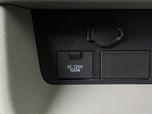 Used 2016 Toyota Highlander XLE image 27