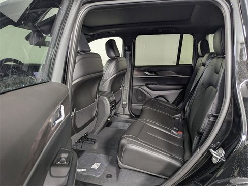 New 2025 Jeep Grand Cherokee Limited image 26