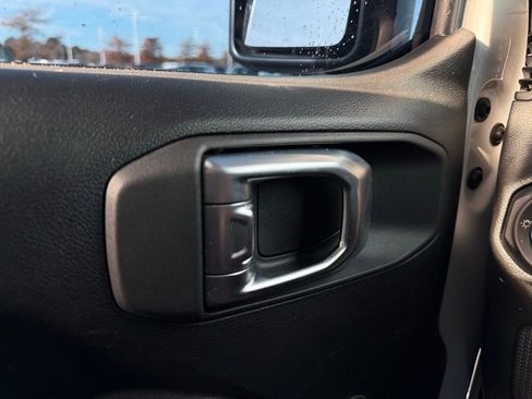 Used 2023 Jeep Gladiator Sport w/ Trailer Tow Package image 12