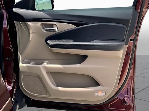 Used 2018 Honda Pilot Touring image 21