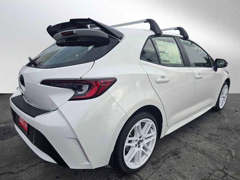 New 2026 Toyota Corolla SE image 3