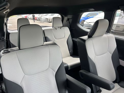Used 2024 Lexus TX 500h AWD w/ Technology Package image 63
